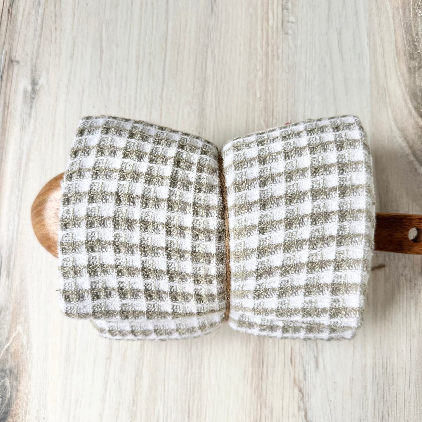 Chicken w/a heart spoon rest bundle, brown