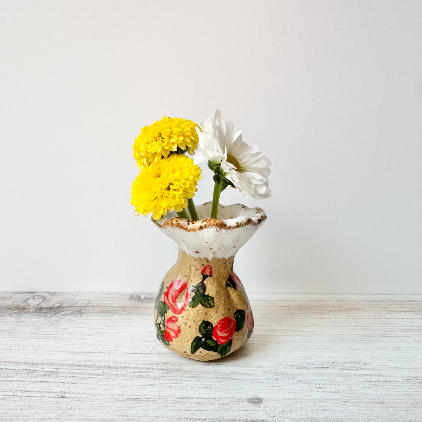 Mini base, floral decal, white on brown clay