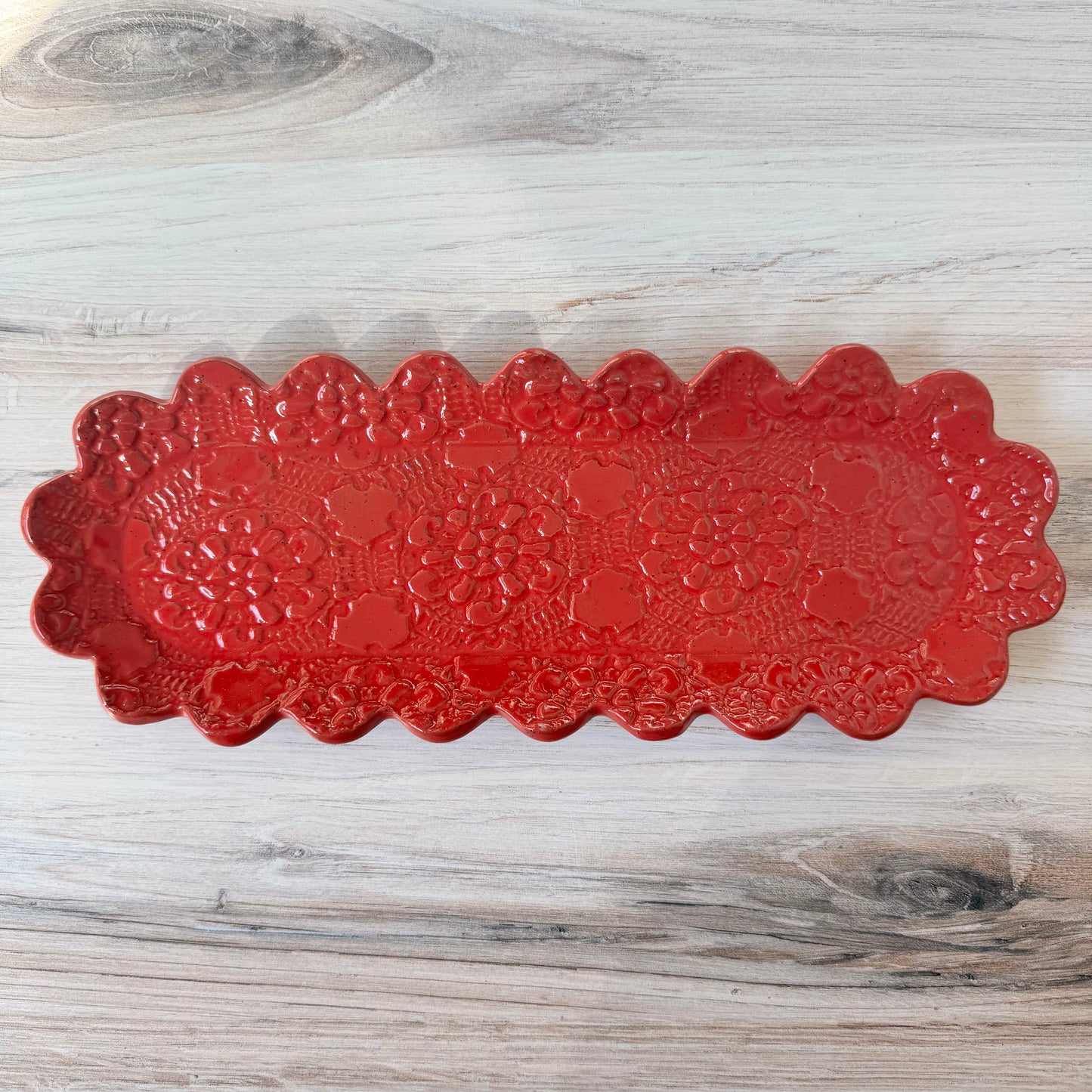 Oblong scalloped platter, red