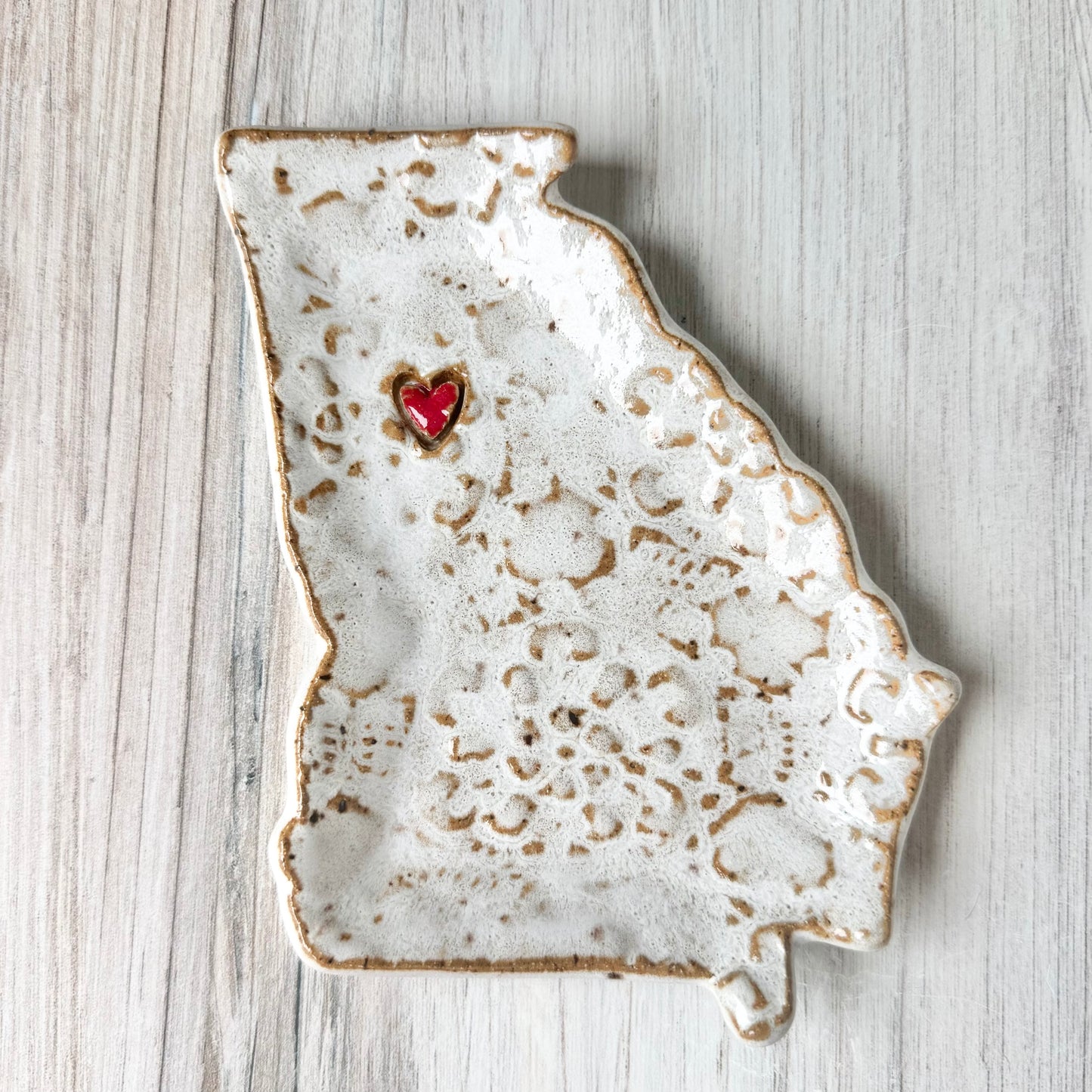 Georgia w/a heart spoon rest, white on brown clay