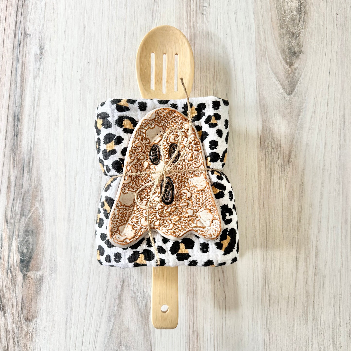 Ghost spoon rest bundle, white on brown