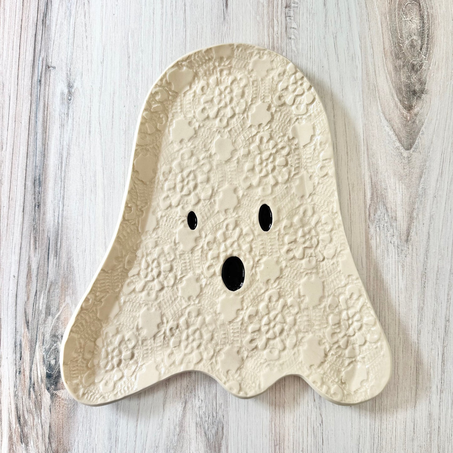 Ghost Platter, cream