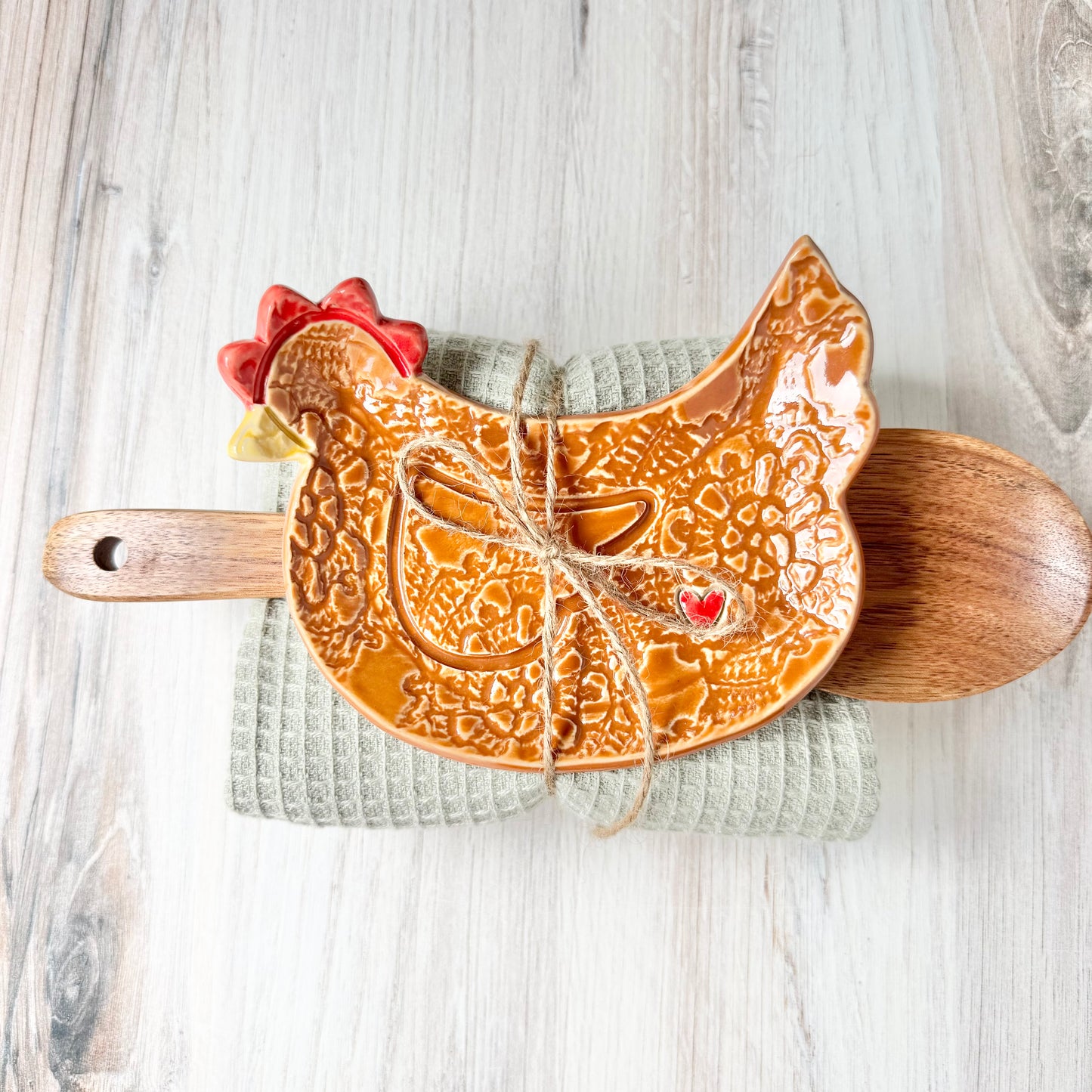 Chicken w/a heart spoon rest bundle, brown