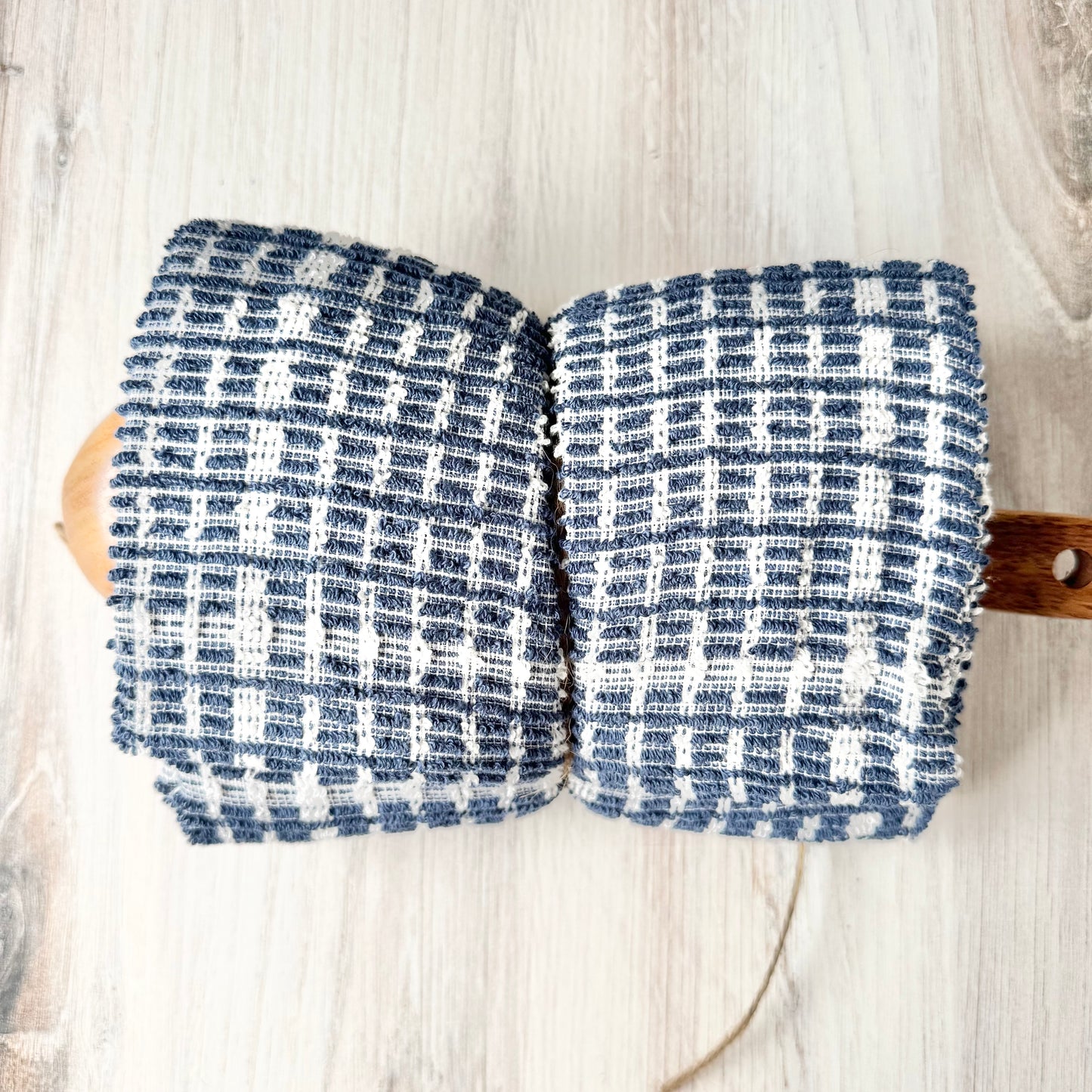 Chicken w/a heart spoon rest bundle, blue splatterware